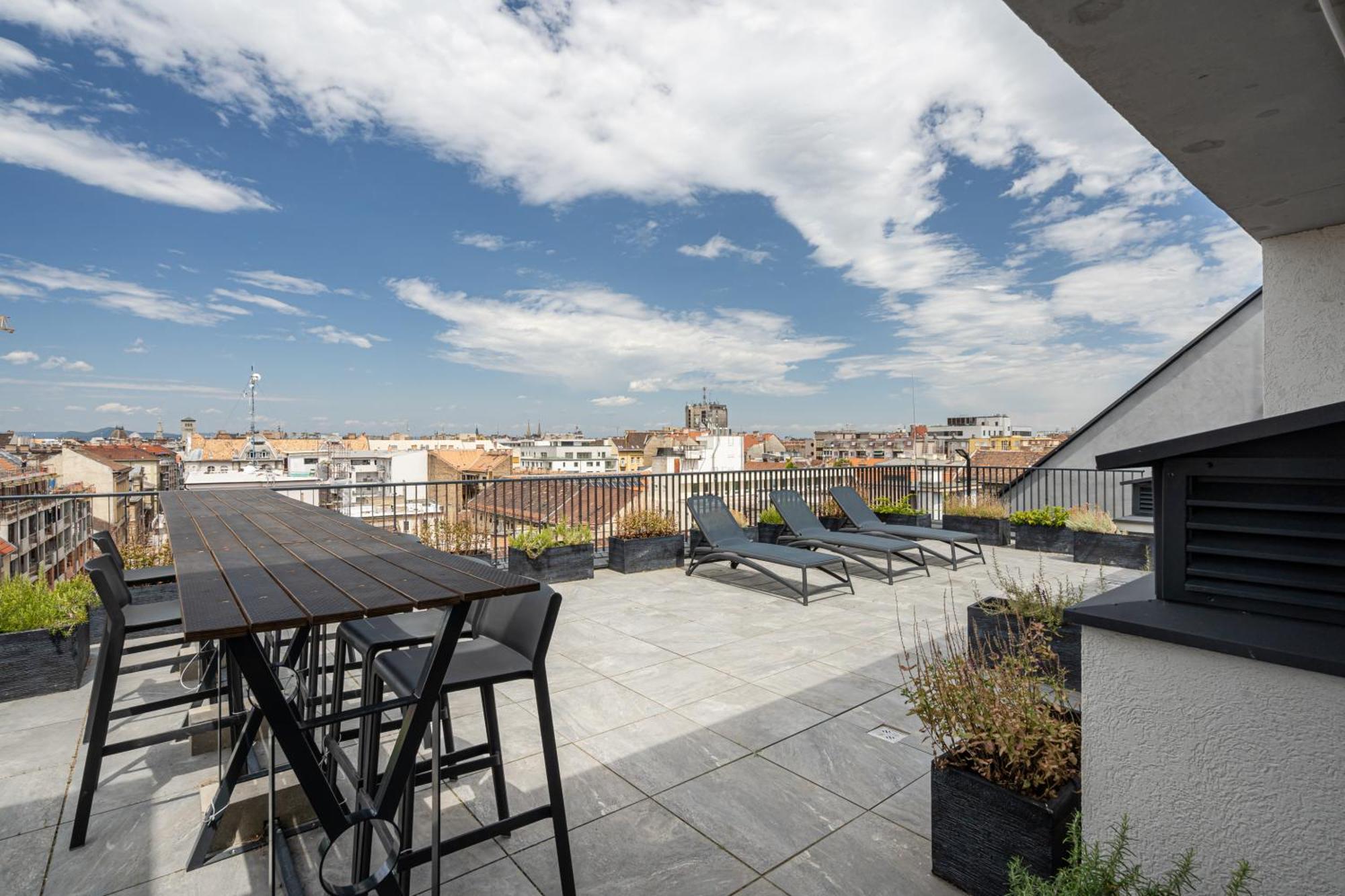 Peter Apartment With Terrace 布达佩斯 外观 照片